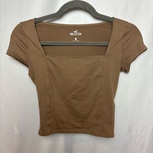 🤎hollister square neck cropped tee